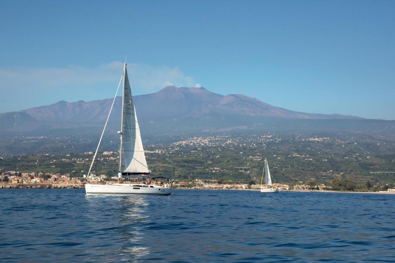 Zaffiro Lavico Rooms Etna Nature Sea Acireale Exterior photo