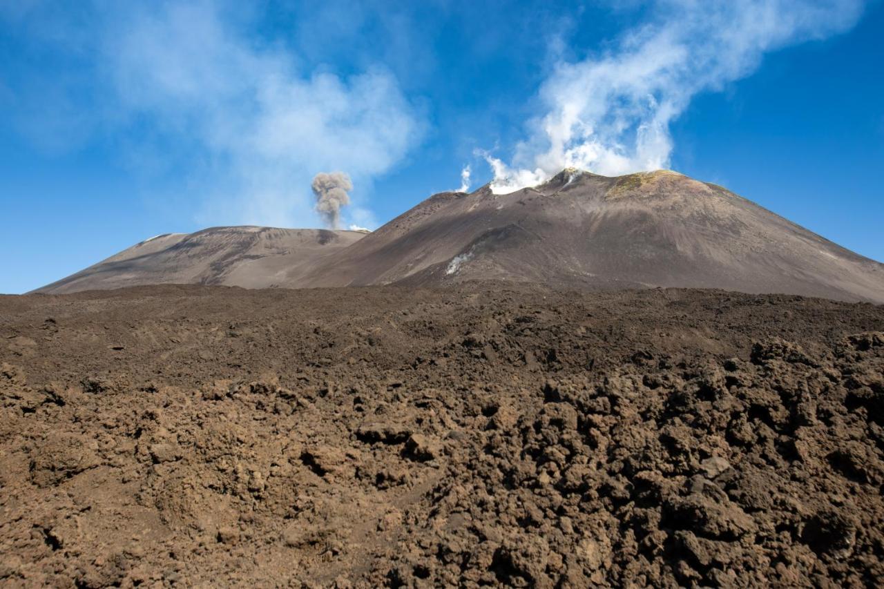 Zaffiro Lavico Rooms Etna Nature Sea Acireale Exterior photo